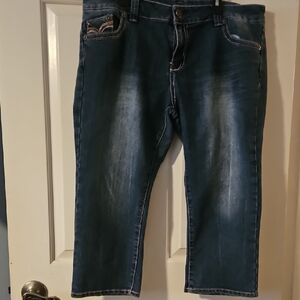 Stylish Vanilla Blue Denim Capri Jeans Sz 14